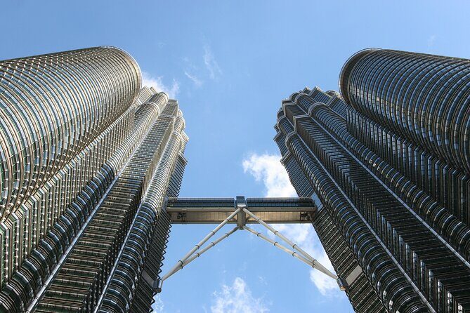 Kuala Lumpur City Tour with Petronas Twin Tower Admission Ticket - First stop: Petronas Twin Towers ticket and photo time