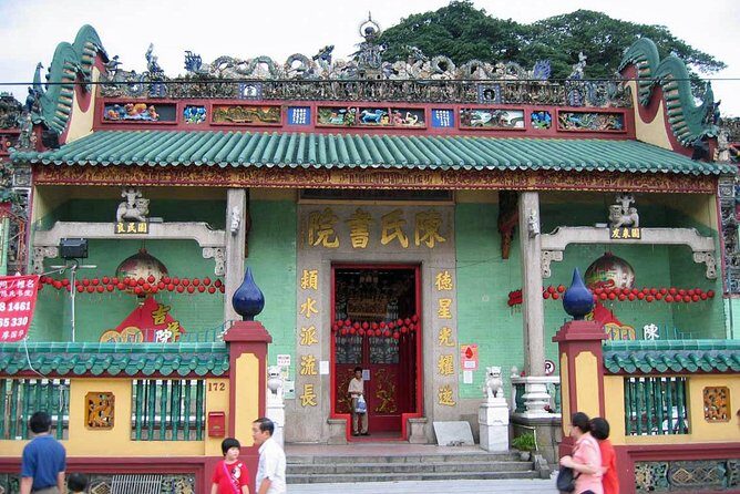 Kuala Lumpur Cultural & Heritage Most Iconic Locations - Jamek Mosque and Merdeka Square: where the route shows KL’s power centers