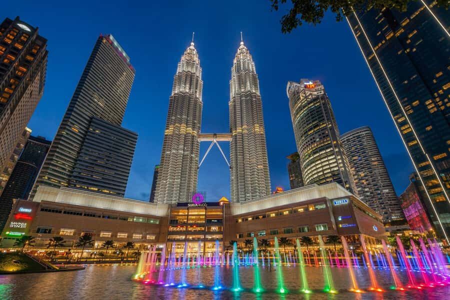 Kuala Lumpur: Evening Tour with Kuala Lumpur Tower Tickets - Chinatown and Quick Shopping Between Temples