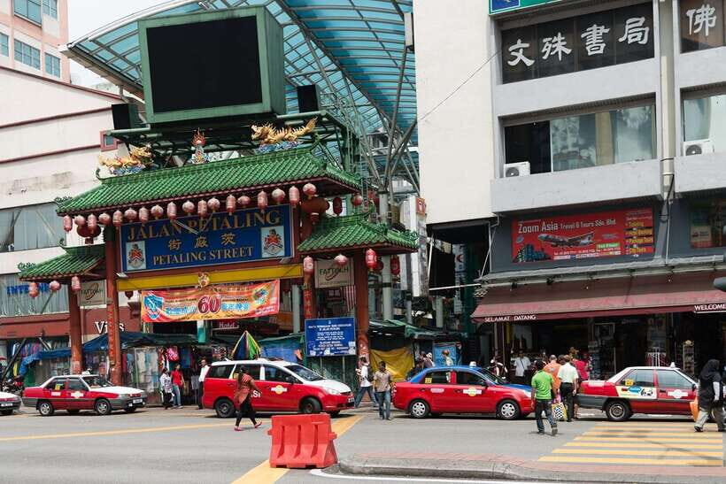 Kuala Lumpur Full-Day Sightseeing Tour with Batu Caves - Batu Caves: The 272 Stairs Test (In the Best Possible Way)