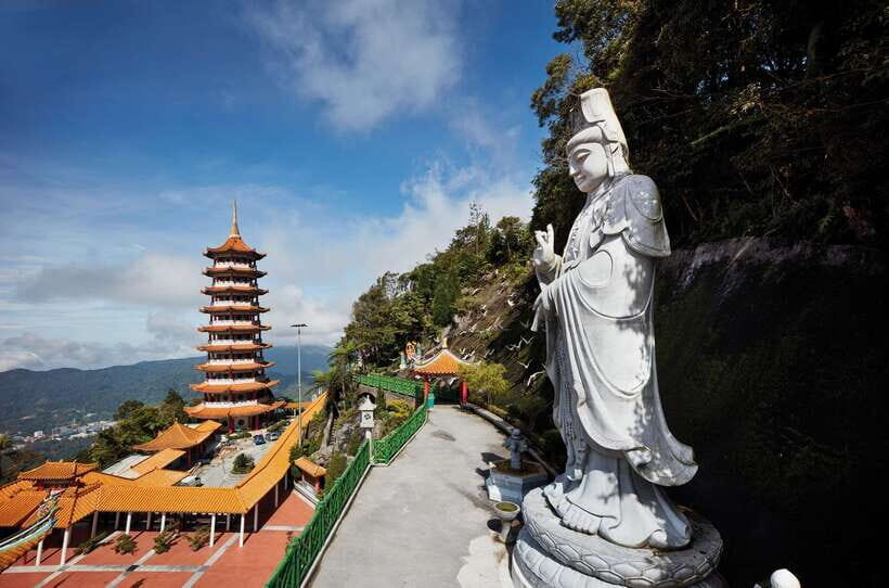 Kuala Lumpur: Genting Highlands & Batu Caves Day Trip - Batu Caves: The 272 Steps, Lord Murugan, and Panoramic Views