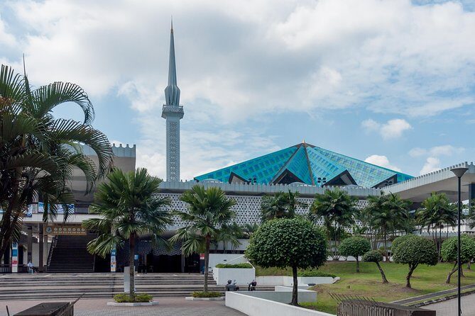Kuala Lumpur Half-day City Tour - Petronas Twin Towers: the must-see with the extra ticket