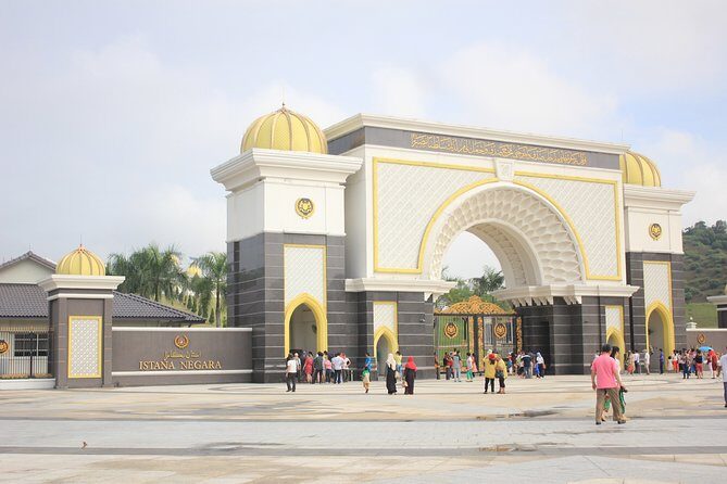 Kuala Lumpur Half Day Guided City Tour (SIC/Shared Tour) - Sultan Abdul Samad Building and the River of Life: colonial lines meet modern waterfront