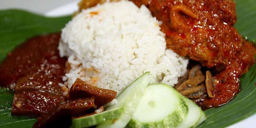 Kuala Lumpur: Half Day Local Food Walking Tour - The guide factor: English narration and a fun, balanced pace