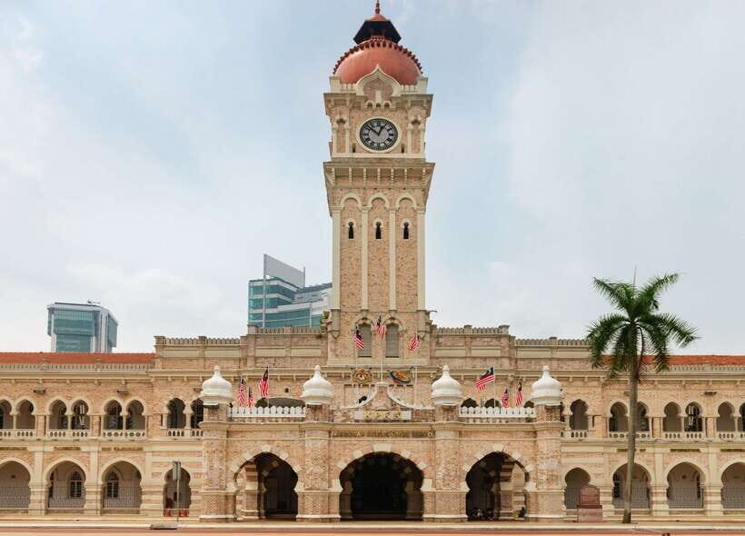 Kuala Lumpur: Half-Day Photo Tour with Petronas Twin Towers - Merdeka Square: turning independence into strong photos