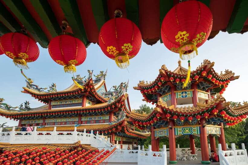 Kuala Lumpur: Half-Day Photo Tour with Petronas Twin Towers - Thean Hou Temple: ornate carvings and the charm of layered religious design