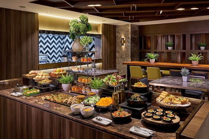 Kuala Lumpur International Airport (KUL) T1 /T2 VIP Lounge Access - Price and value check: is $36.39 worth it?
