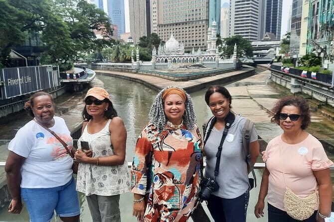 Kuala Lumpur International Airport Layover Tour - Temples and neighborhoods: Sri Maha Mariamman, Thean Hou Temple, Brickfields, and Chinatown energy