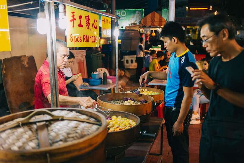 Kuala Lumpur: Local Street Food Night Tour - Who this KL street food night tour is best for