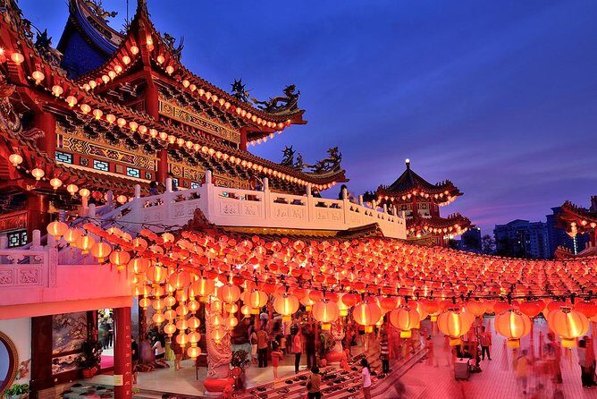 Kuala Lumpur Night Tour - Petronas Twin Towers and the KLCC fountain show payoff