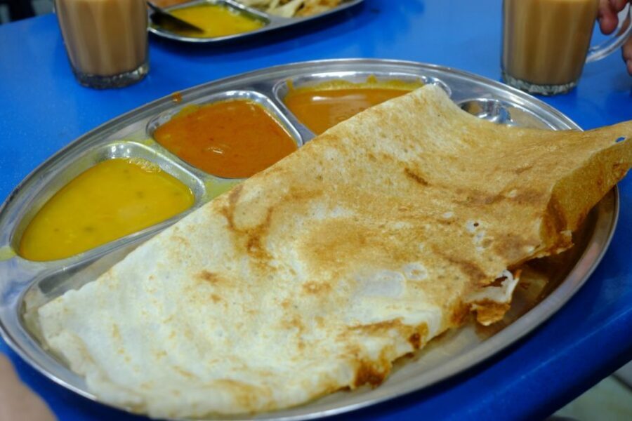 Kuala Lumpur: Nightlife Street Food Tour with 6 Tastings - Hamza Cafe vs Kandar and the roti canai moment