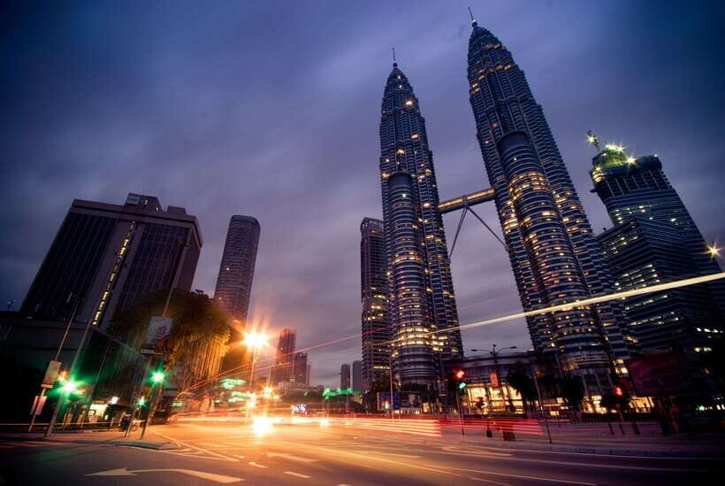 Kuala Lumpur: Private Customized Walking Tour with a Local - Meeting Your Guide at Hotel Lobbies (and Why It Matters)