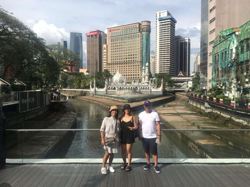Kuala Lumpur: Private Sightseeing Tour with Pickup - National Monument: WWII Memory and the Malayan Emergency