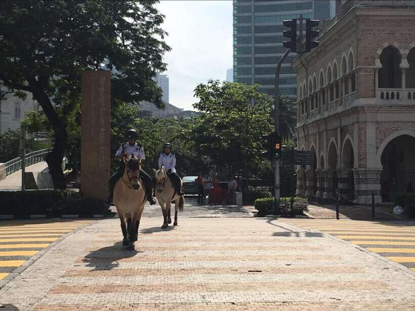 Kuala Lumpur: Private Sightseeing Tour with Pickup - Independence Square (Merdeka Square): Green Space with Power Around It