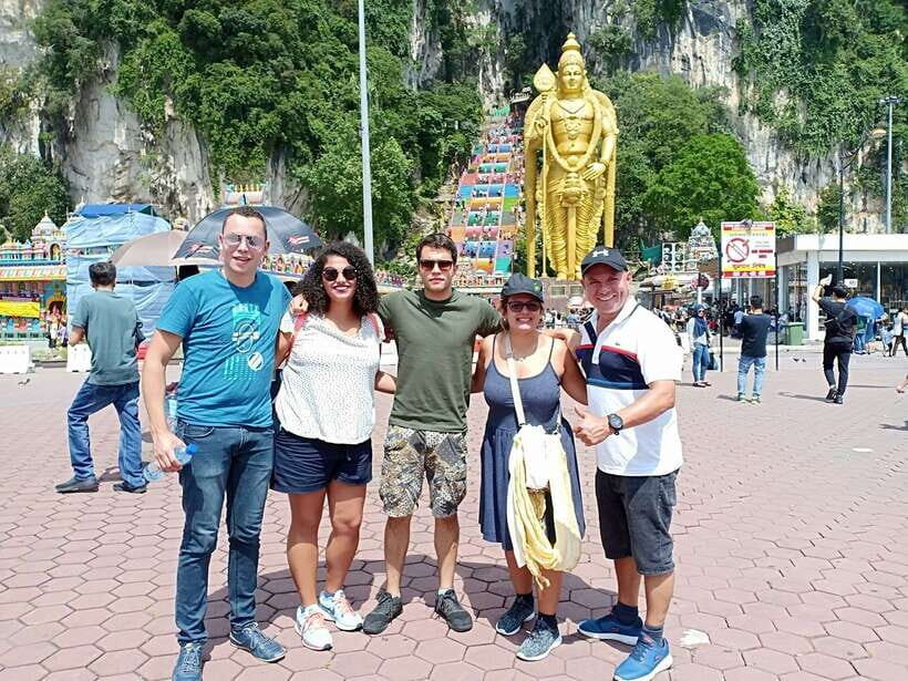 Kuala Lumpur: Private Tour to Genting Highland & Batu Caves - Genting Strawberry Leisure Farms: a short nature-themed pause