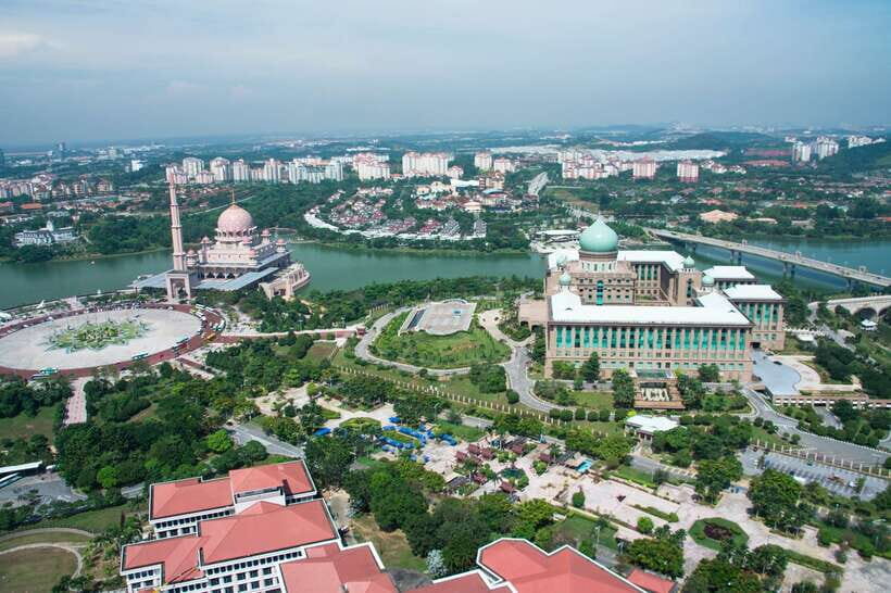 Kuala Lumpur: Putrajaya City Tour with Lake Cruise - Lake Cruise (or Perahu Dongdang Sayang): Putrajaya from water level