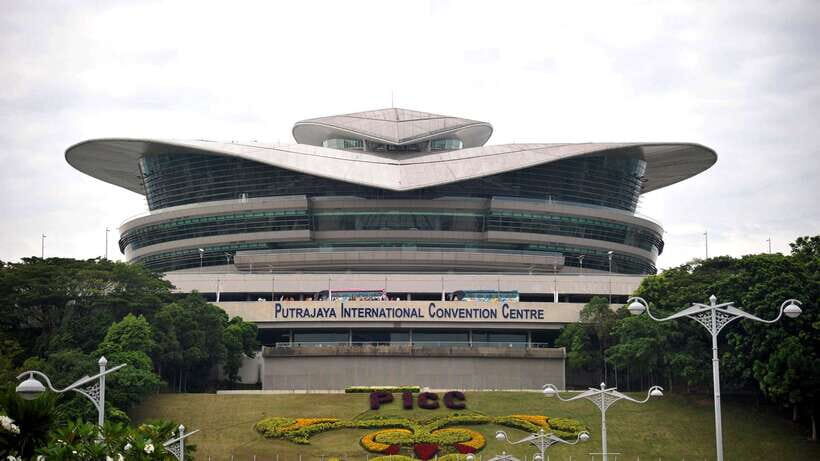 Kuala Lumpur: Putrajaya Tour with Traditional Boat Cruise - Where the 4 hours really go (and how to enjoy it more)