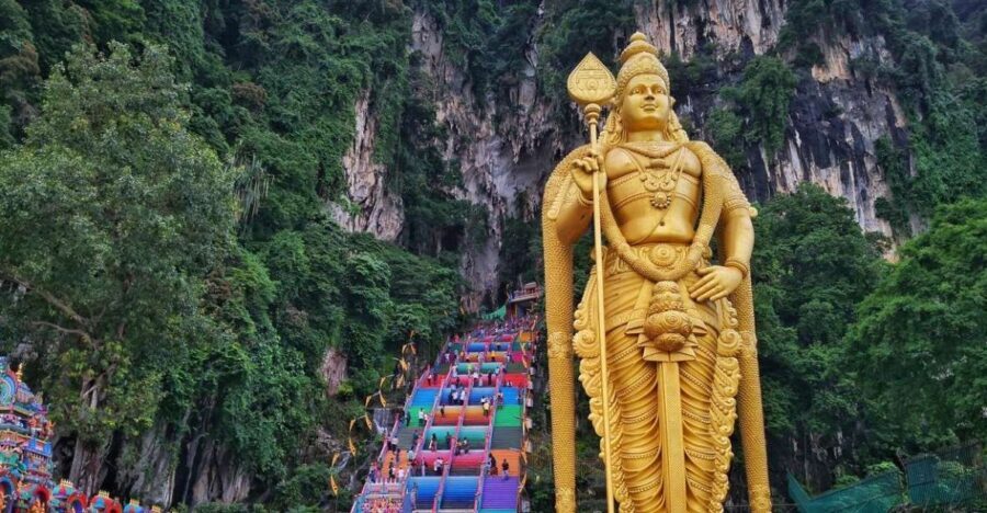 Kuala Lumpur Suburbs: Batu Caves Half-Day Tour (SIC) - The Macaque Moment: Friendly Mischief With Real Rules