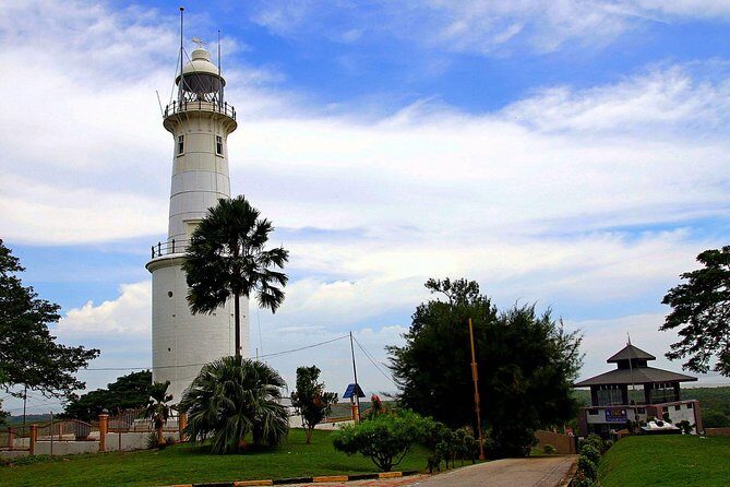 Kuala Selangor Fireflies Tour with Fort Altingsburg & Dinner - Kuala Selangor Firefly Park Boat Ride: When the Lights Actually Appear