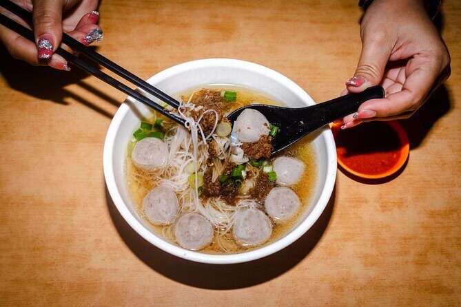 Laksa Lanes Kuala Lumpur Food Tour with 14+ Tastings - Guides and Pacing: What Makes It Feel Personal