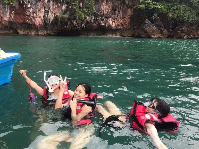 Langkawi: Dangli Island or Pulau Intan Kecil Snorkeling Tour - Speedboat ride across the Andaman Sea