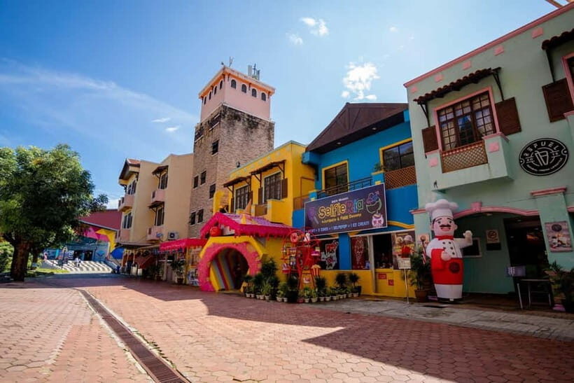 Langkawi: Iconic Landmarks & Natural Wonders Guided Tour - Eagle Square (Dataran Lang): iconic photos with morning air