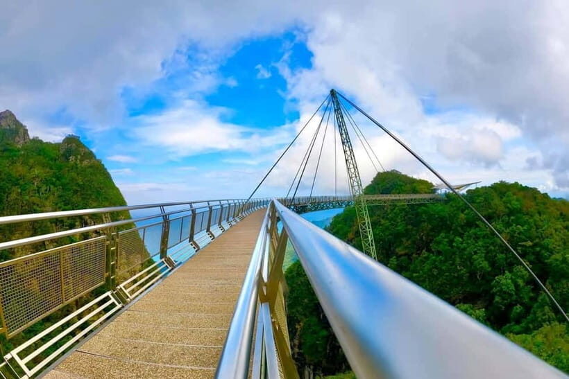 Langkawi: Iconic Landmarks & Natural Wonders Guided Tour - How the tour “feels” in real time: not rushed, but still structured