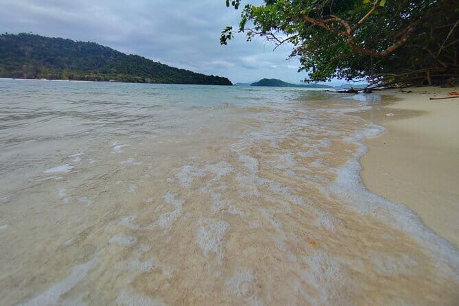Langkawi Island Hopping Boat Tour - Stop 1: Pulau Dayang Bunting and the Lake of the Pregnant Maiden