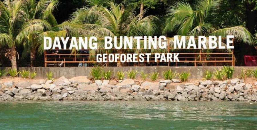 Langkawi: Island Hopping Shared Boat Tour - Wildlife Highlights: Eagles, Fish Feeding, and Random Nature Shows