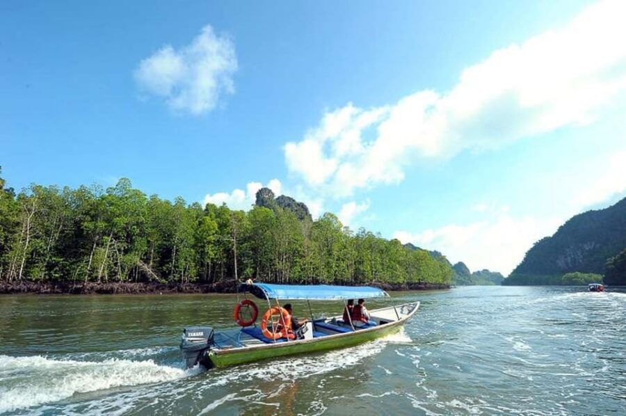 Langkawi: Island Hopping Shared Boat Tour - Dolphin, Snorkel, and Mangrove Kayak Time: Water Activities Built Into the Day