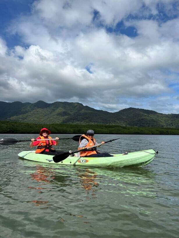 Langkawi: Kayaking Adventure and Swimming - The first 10 minutes: what the kayaking portion really feels like