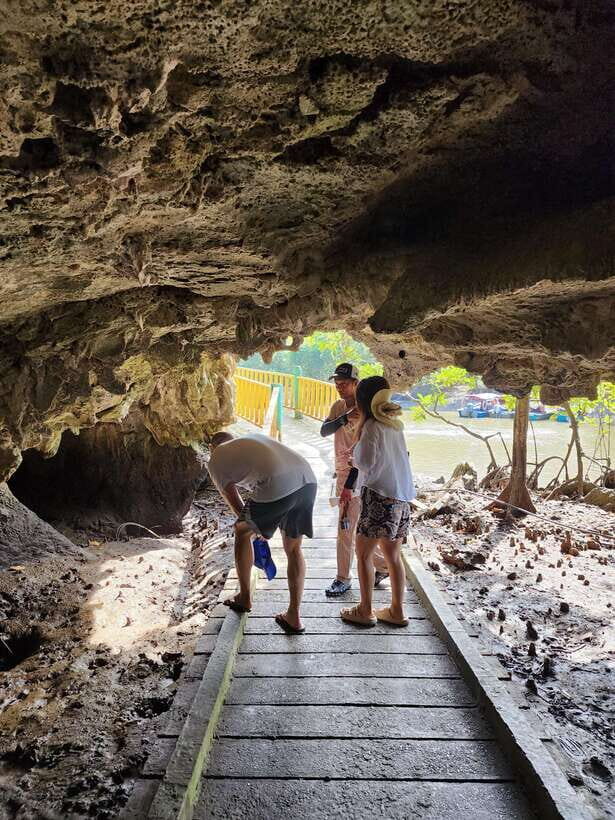 Langkawi : Kilim Mangrove Boat & Fun Kayak Tour with Lunch - Kilim Geoforest Park: the calm start at the food court
