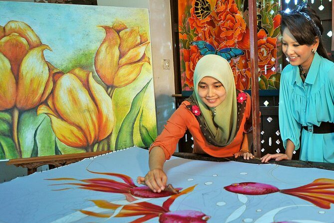 Langkawi Myth & Legend Tour MahsuriTomb TelagaTujuh BerasTerbakar - Price and logistics: how $73.86 can be a good deal