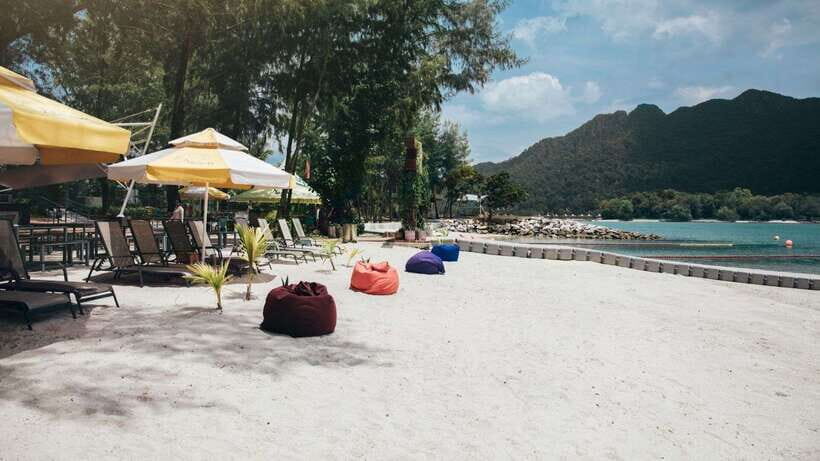 Langkawi: Paradise 101 Access with Paradise Package - Water-Adventure Block: Banana Boat, Kayak, Jet Ski, Parasailing