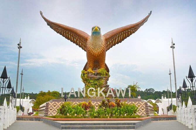 Langkawi: Private Tour with Sky Bridge and Cable Car - Eagle Square and the Ferry-Eagle Statue: Famous, But Plan for Closure