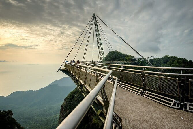 Langkawi: Private Tour with Sky Bridge and Cable Car - Private Vehicle Logistics: Pickup, Timing, and English Support