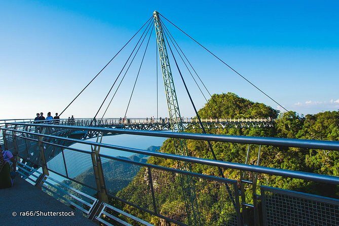 Langkawi Tour with SkyBridgewalk,Langkawi Cable Car,Oriental Village pass - What you actually get: SkyCab, SkyBridge and Oriental Village in one 4-hour loop
