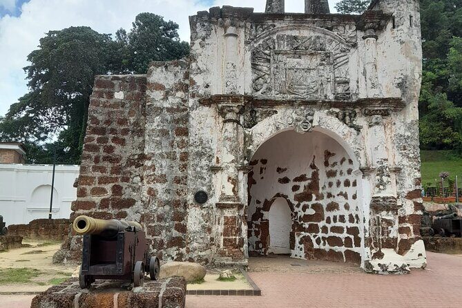 Malacca Day Tour from Kuala Lumpur - Settling in for the ride: Ayer Keroh first, old city later
