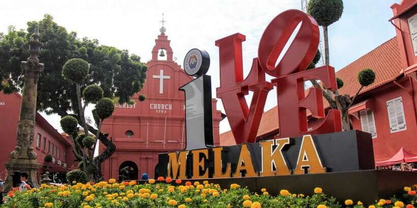 Malacca: Historical Private Malacca Tour from Kuala Lumpur - A Famosa Fort: The Big-Dose Heritage Moment