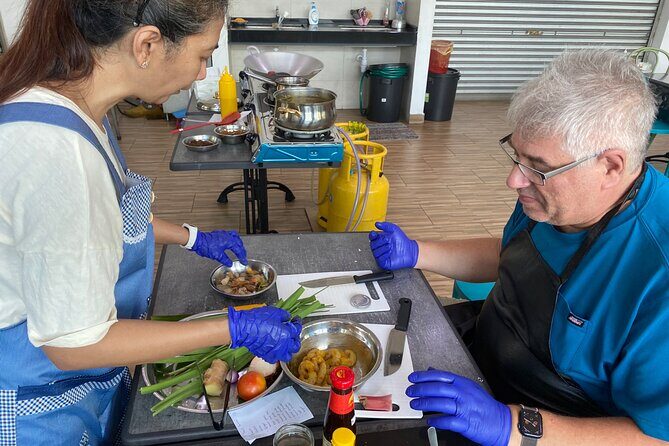 Malay Culinary Journey Cooking Class for the Adventurous Foodie - What You Can Expect to Eat: Colorful Kueh, Street Food, and More