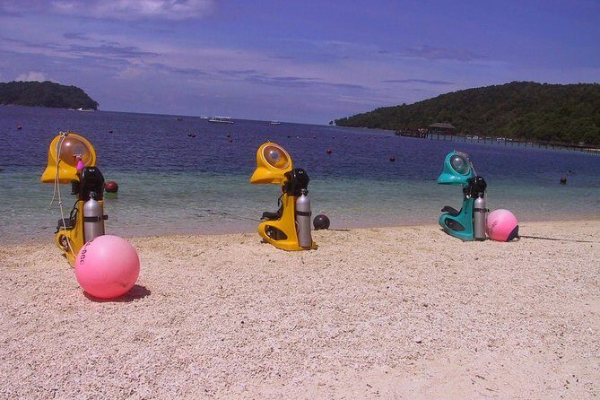Mamutik + Sapi Island SnorkelingTrip from Kota Kinabalu - Stop 1: Tunku Abdul Rahman Marine Park Snorkeling With Clown Fish