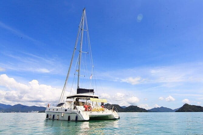 Manta Blu Sunset Cruise @ Langkawi with Dinner & Free Flow Drinks - Free-Flow Drinks: What You Get, and the Alcohol Rules to Know