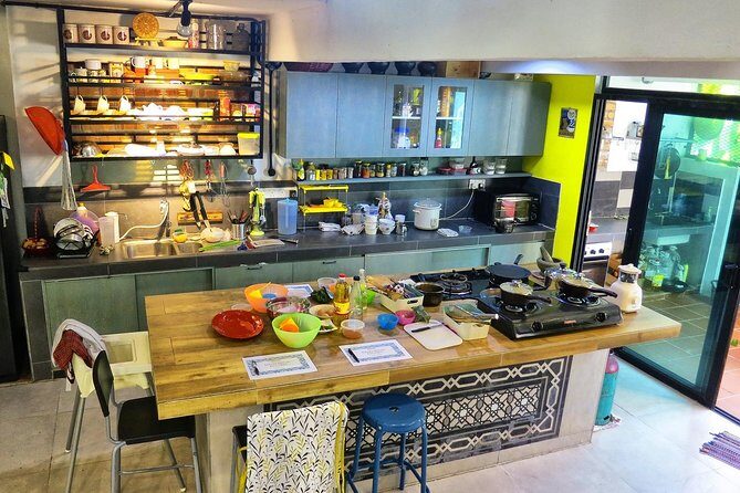 Market Visit & Private Hands-on Cooking Class at Daun Senja - Key things that make Daun Senja Kitchen worth your morning