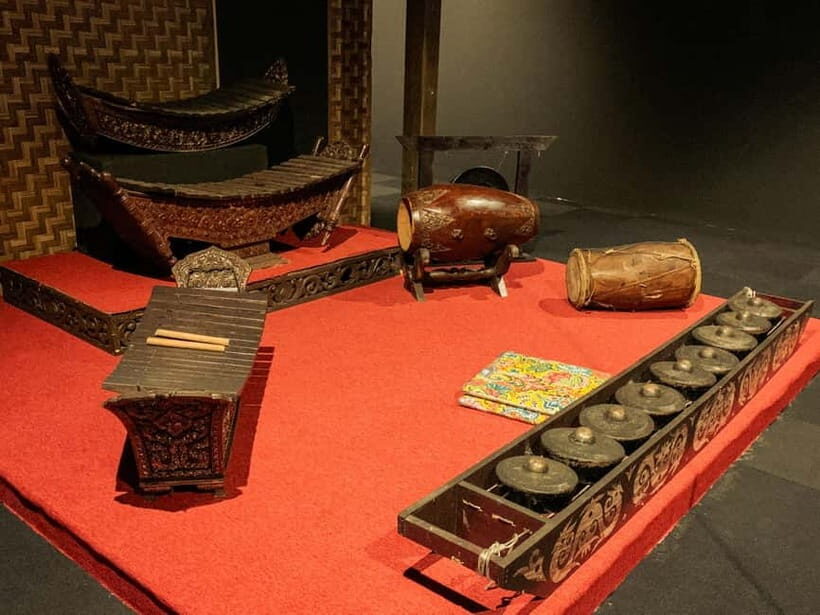 Melaka: Malaysia Heritage Studios Entry Ticket - Walking the replica houses and costume galleries