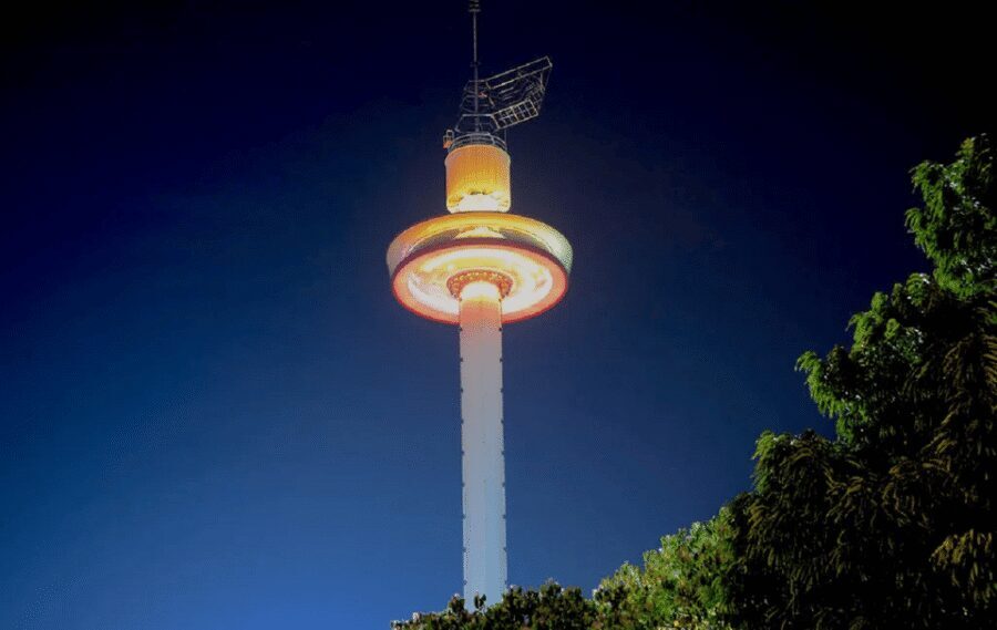 Melaka: Menara Taming Sari Tower E-Ticket - What the 7-minute ride feels like at 80 meters up