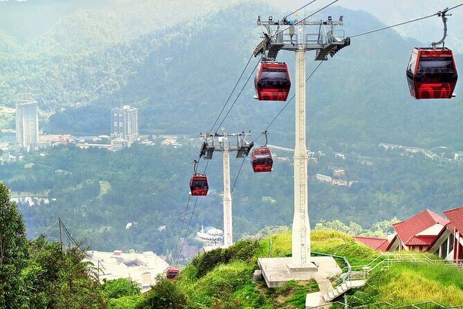 One Day Genting Highland Tour from Kuala Lumpur with Cable Car - Awana Skyway gondola to Genting: the long ride with serious views