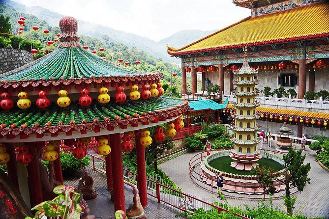 Penang City & Temple Tour With Penang Hill(Fast Lane) - George Town UNESCO streets: seeing the city between big landmarks