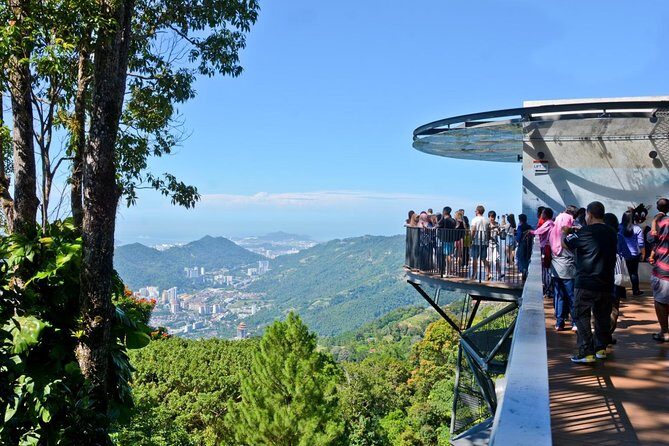 Penang Full Day Tour with Penang Hill, Kek Lok Si & Fruit Farm - Kek Lok Si Temple Complex: Big Views and a Mixed-Style Masterclass