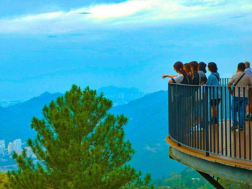 Penang: Kek Lok Si Temple and Penang Hill Guided Tour - Penang in Four Hours: What This Half-Day Mix Really Gives You
