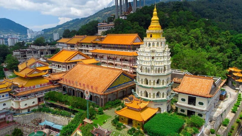 Penang: Private Highlights Tour with Temples, Hill & Gardens - Penang Hill Railway: funicular comfort to summit views